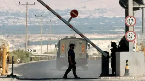 A Pair of Victims Shot in Attack Close to Jordan-West Bank Checkpoint, IDF Confirms